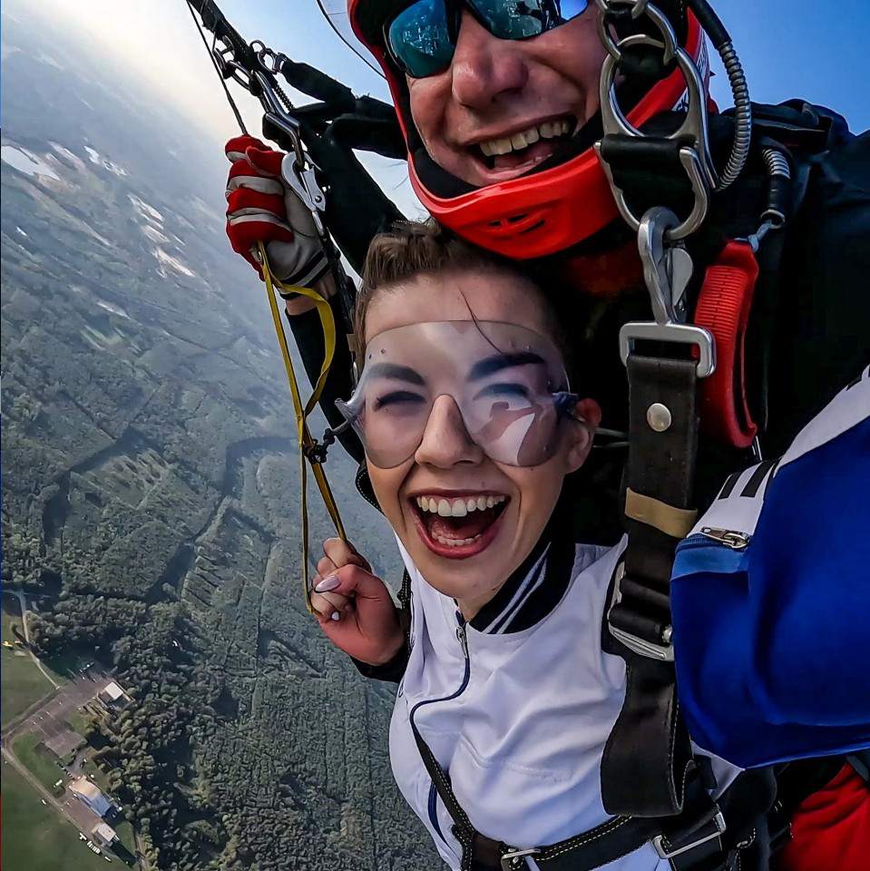 bezpieczne loty ze spadochronem