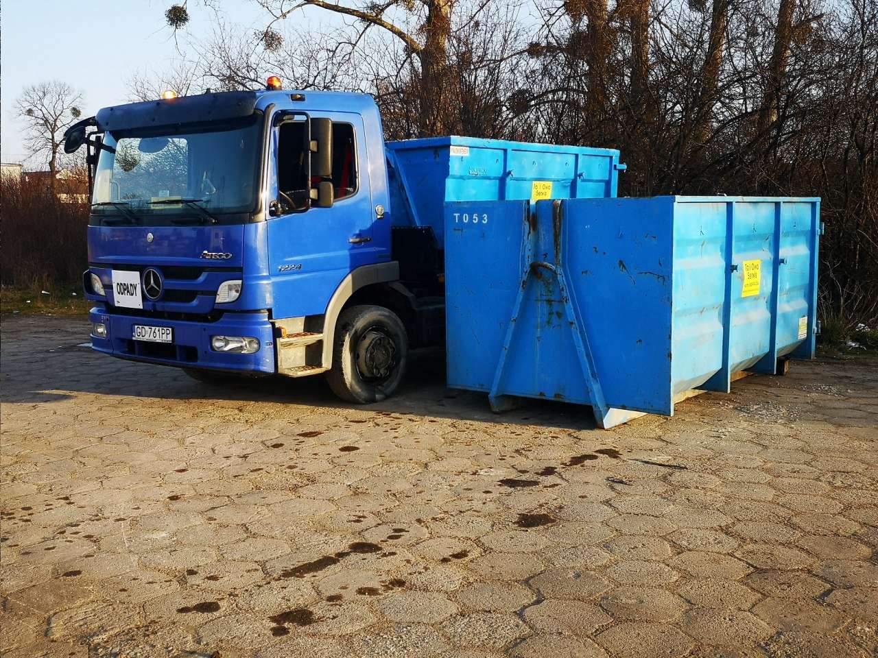 ciężarówka i kontener