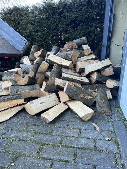 transport drewna opałowego