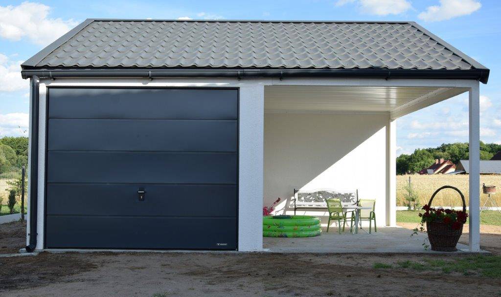 garaż z wiatą