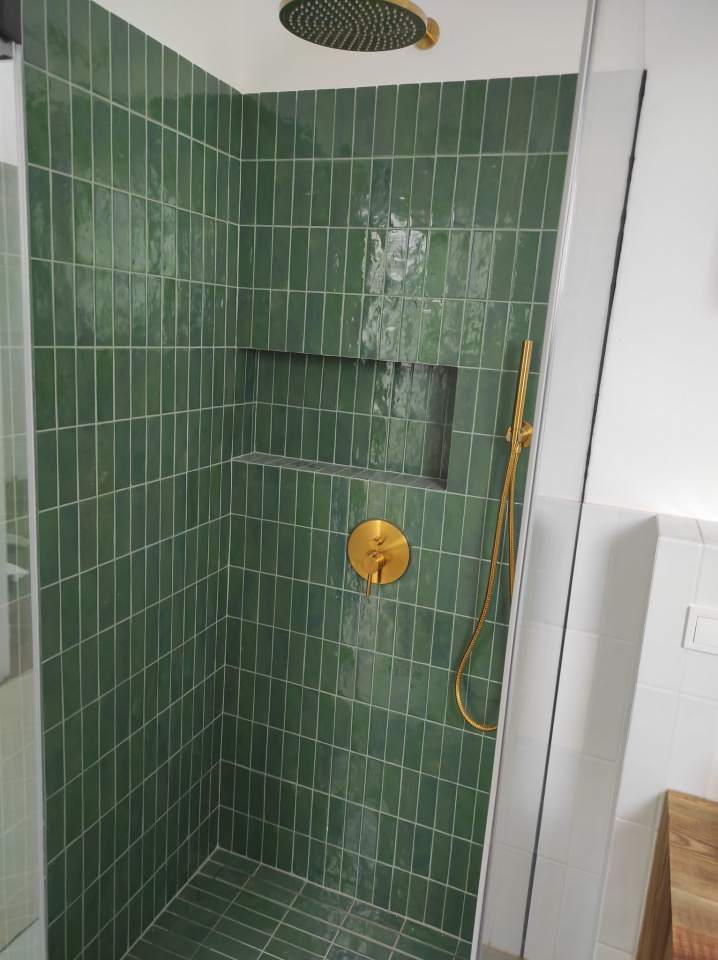 układanie płytek w łazience