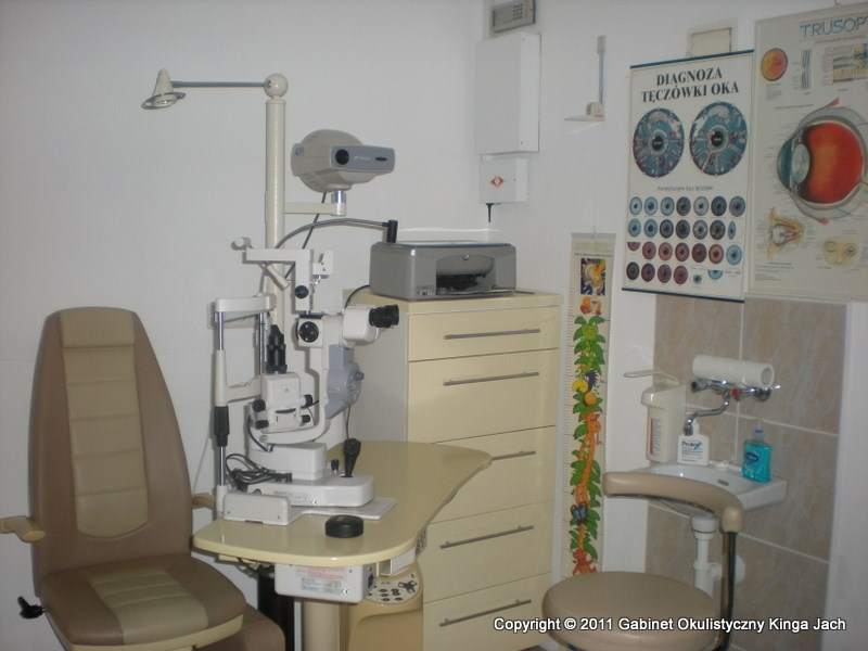 wnętrze gabinetu okulistycznego
