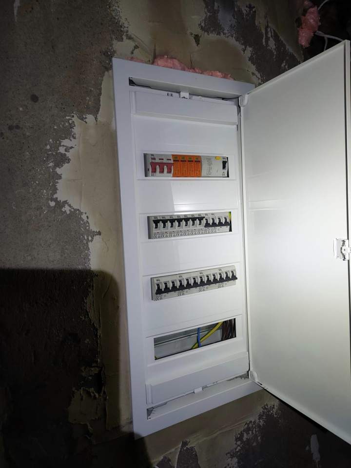 instalacje elektryczne montaż, instalacje elektryczne wymiana, dobry elektryk z uprawnieniami