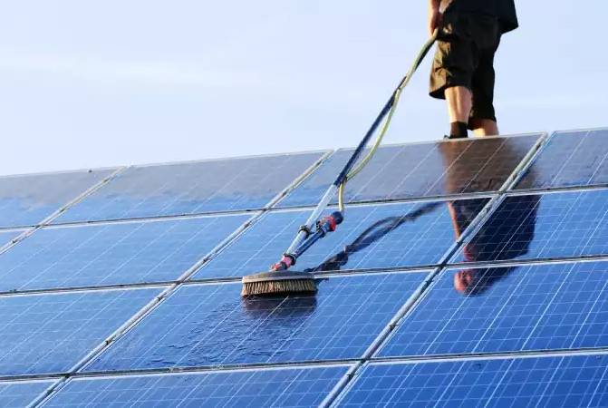 mycie paneli słonecznych