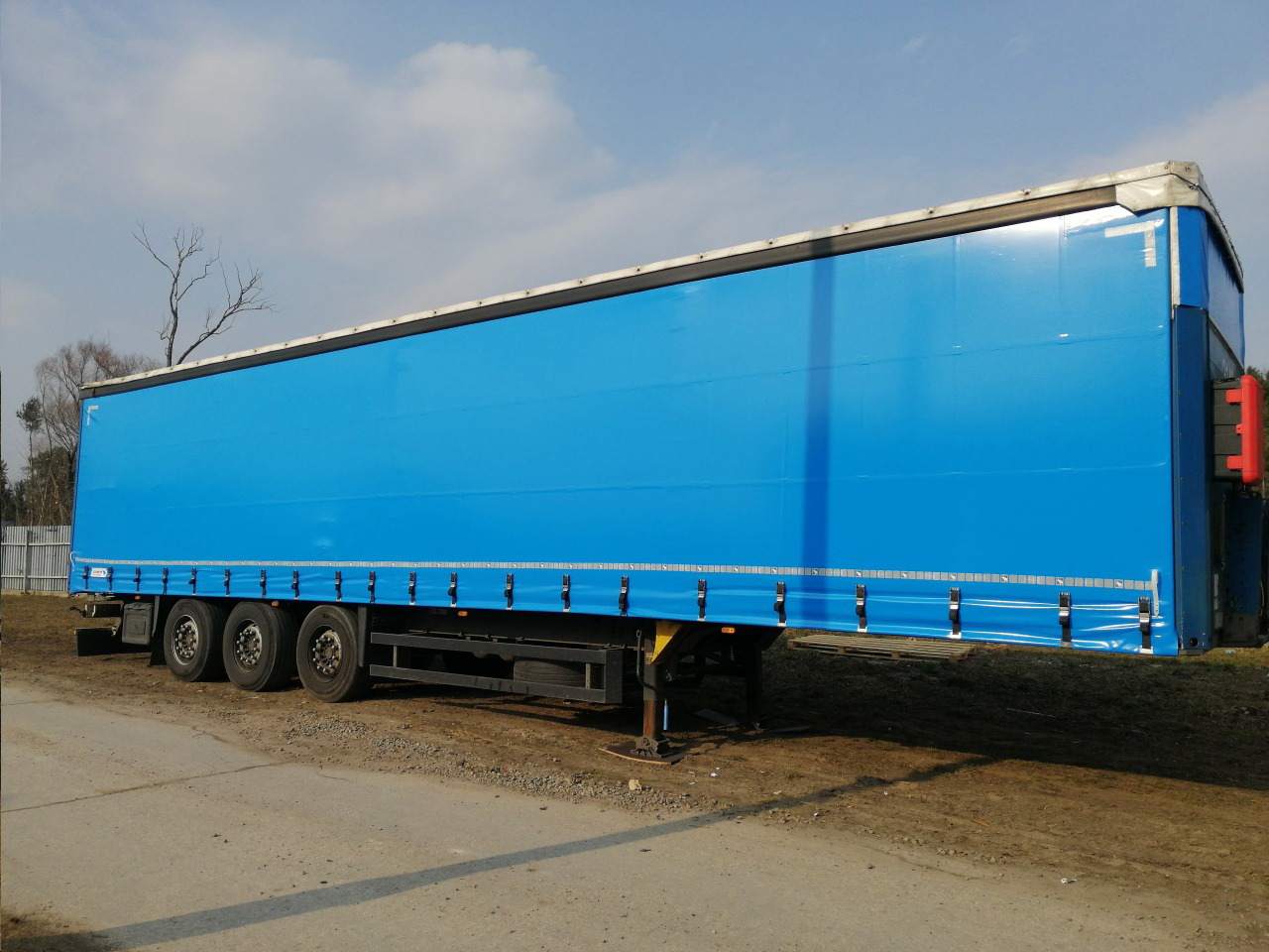 plandeki na przyczepy samochodowe