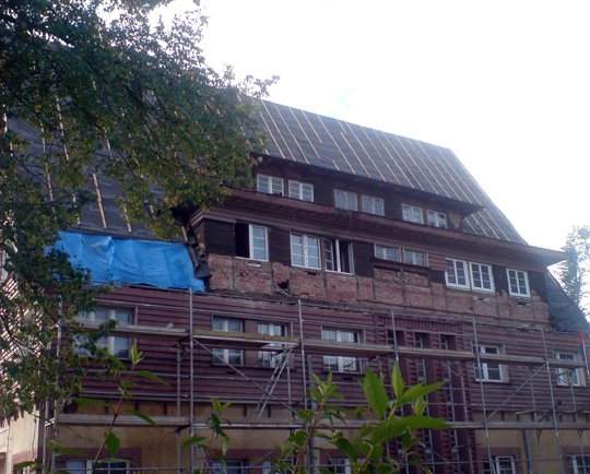 układanie dachówki