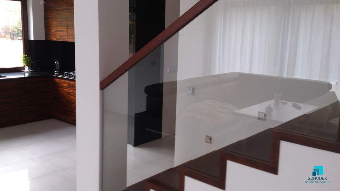 schody z drewna krajowego