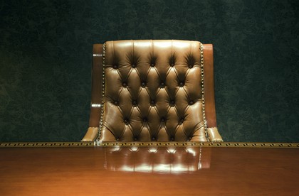 krzesła tapicerowane skórą