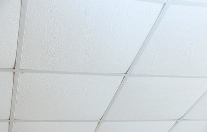 montaż sufitów podwieszanych