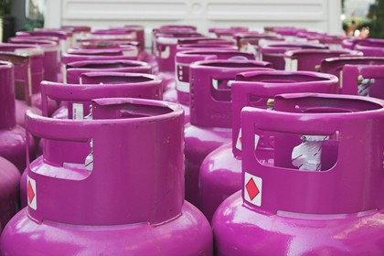 montaż butli z gazem