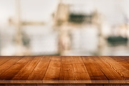 drewniany blat stołu