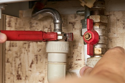 Udrażnianie rur hydraulicznych