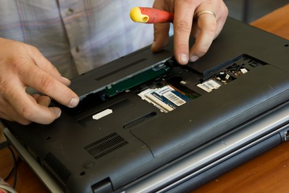 naprawa laptopa