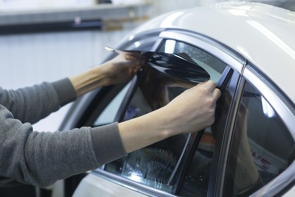 folia na szyby samochodowe