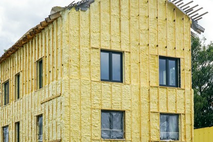 dociepleniach budynków