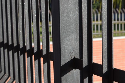 Lakierowanie przęseł ogrodzeniowych