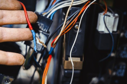 przekaźniki elektryczne