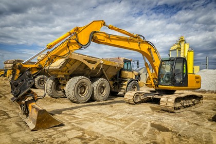 Wynajem koparkoładowarki