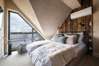 apartament nad jeziorem