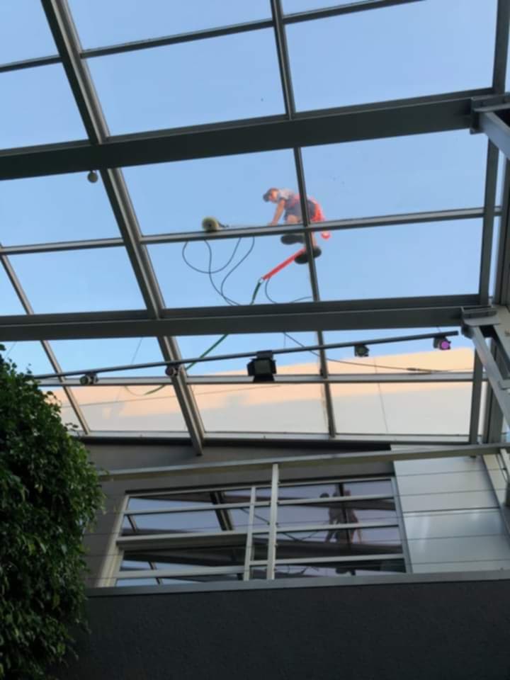 mycie ogrodów zimowych