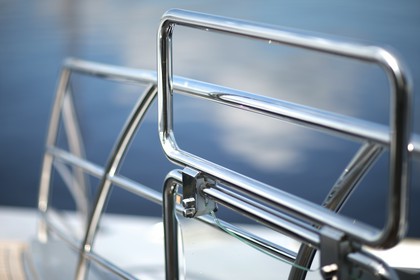 Montaż relingów na jacht