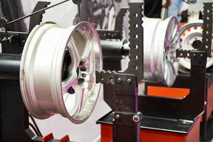 prostowanie felg samochodowych