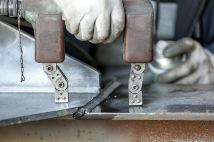 Naprawy części metalowych