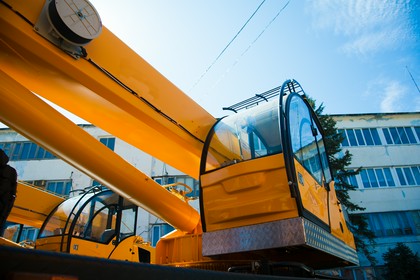 szyby do maszyn budowlanych